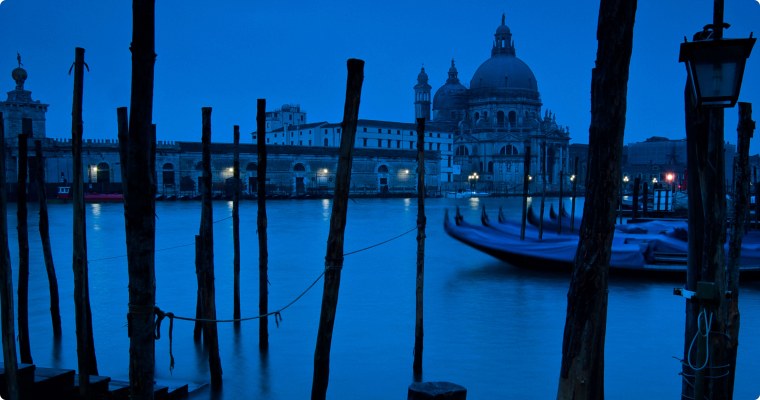 蓝色威尼斯之夜4K壁纸